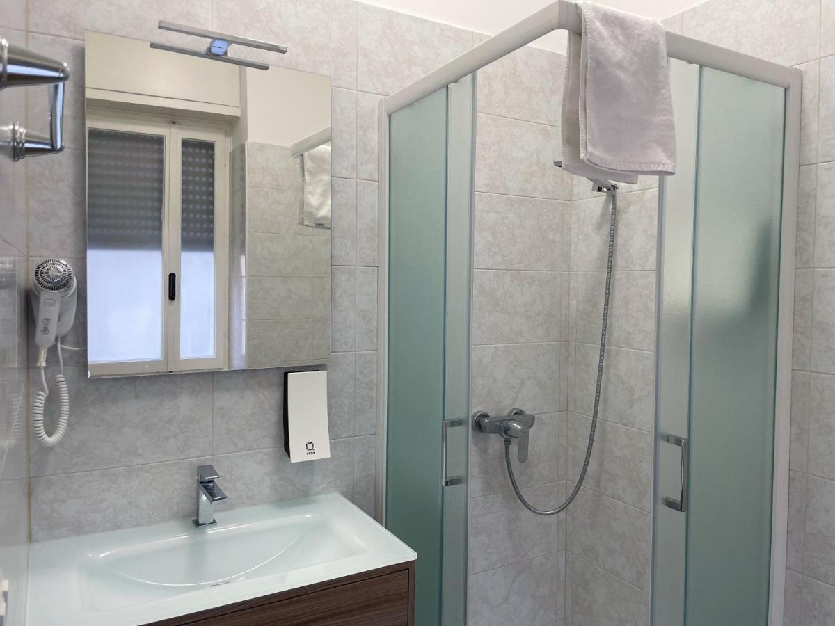 Nuovo Confortini Rooms Sunday เวโรนา ภายนอก รูปภาพ