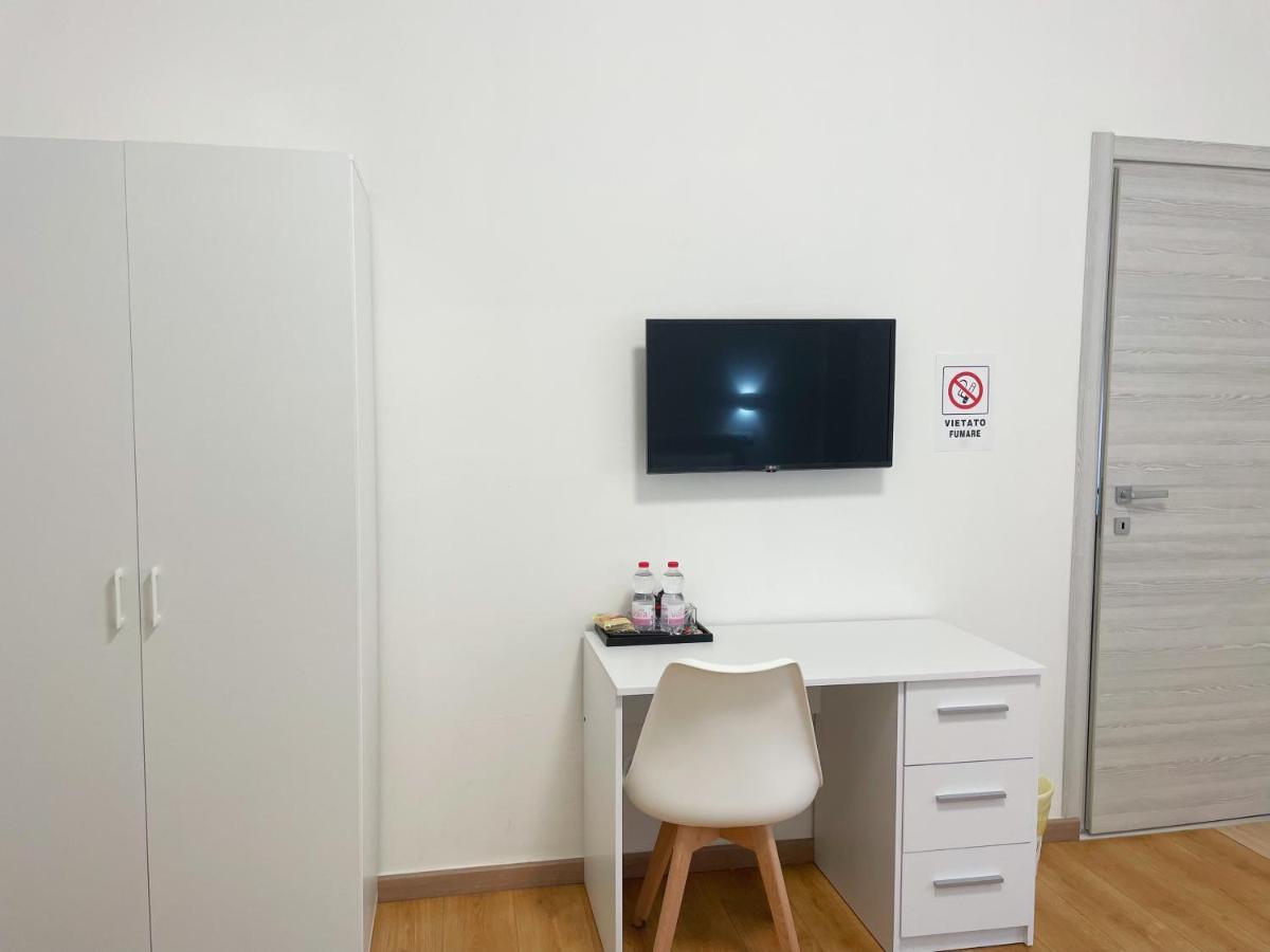 Nuovo Confortini Rooms Sunday เวโรนา ภายนอก รูปภาพ