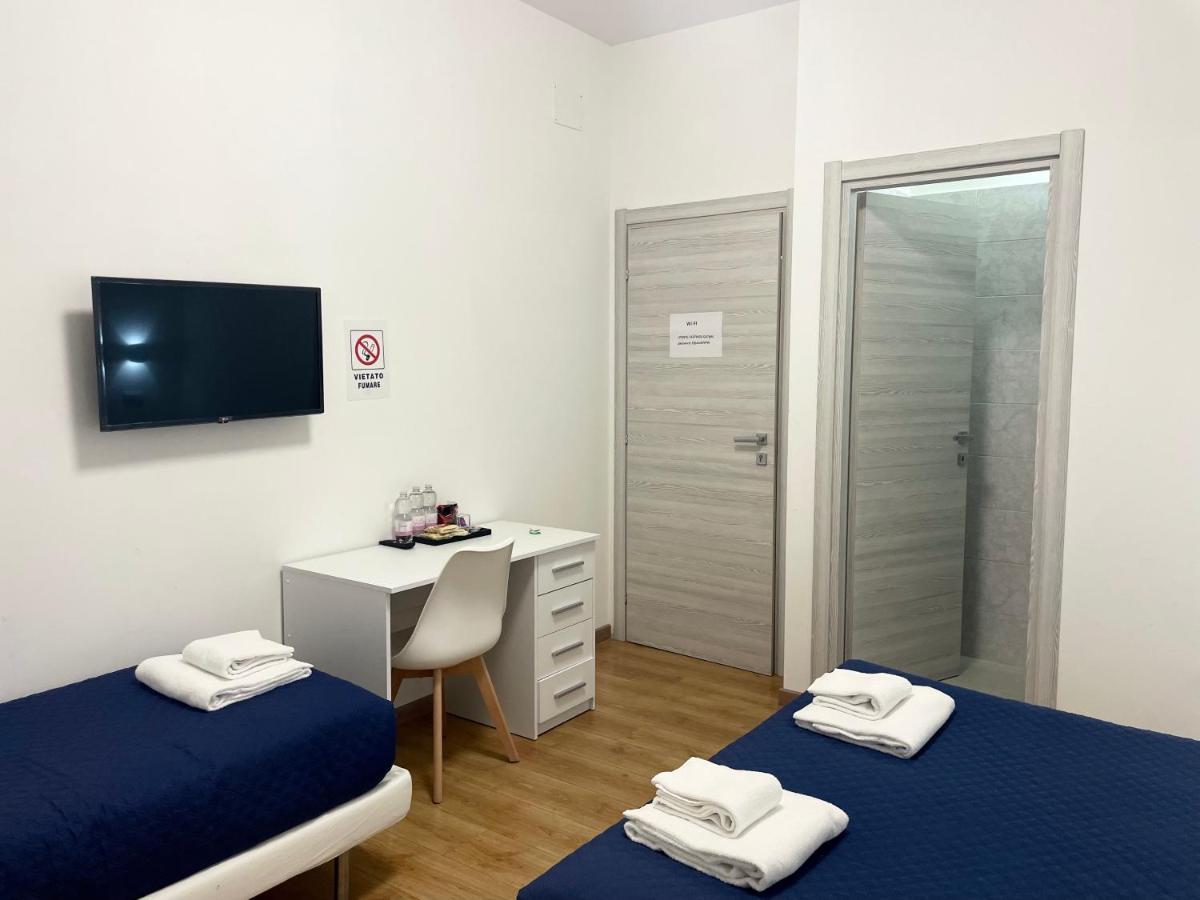 Nuovo Confortini Rooms Sunday เวโรนา ภายนอก รูปภาพ