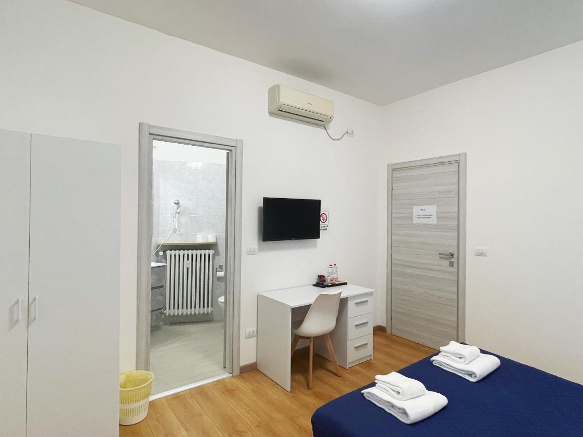 Nuovo Confortini Rooms Sunday เวโรนา ภายนอก รูปภาพ